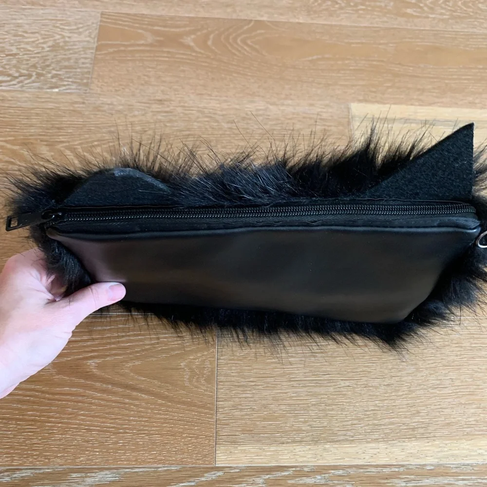 Fuzzy Cat Clutch